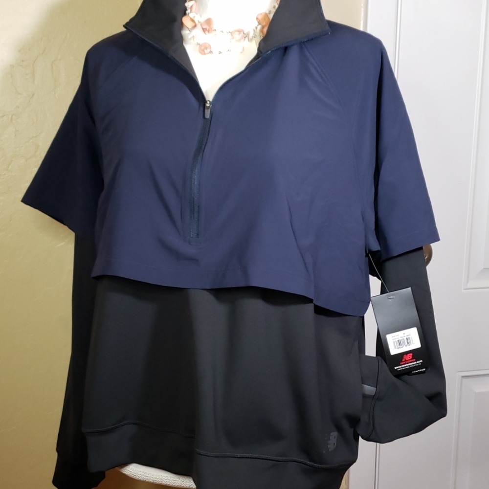 NEW BALANCE Sports jacket.